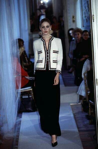 giacca tipo chanel nera